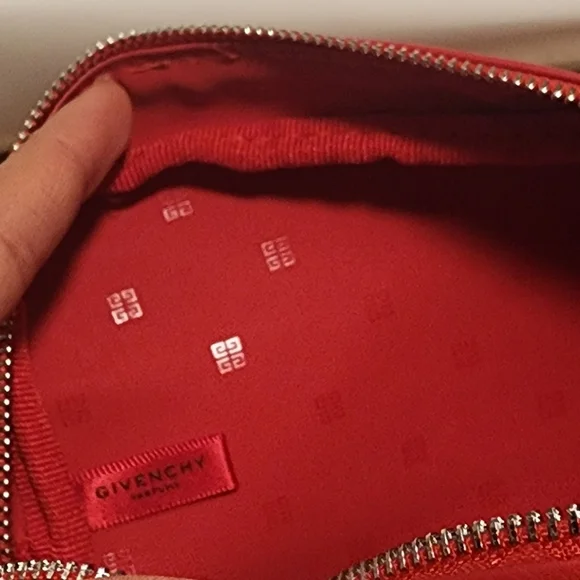 New Givenchy Iconic Logo Red Cosmetic Pouch Zip Clutch Leather Bag New - Picture 7 of 7